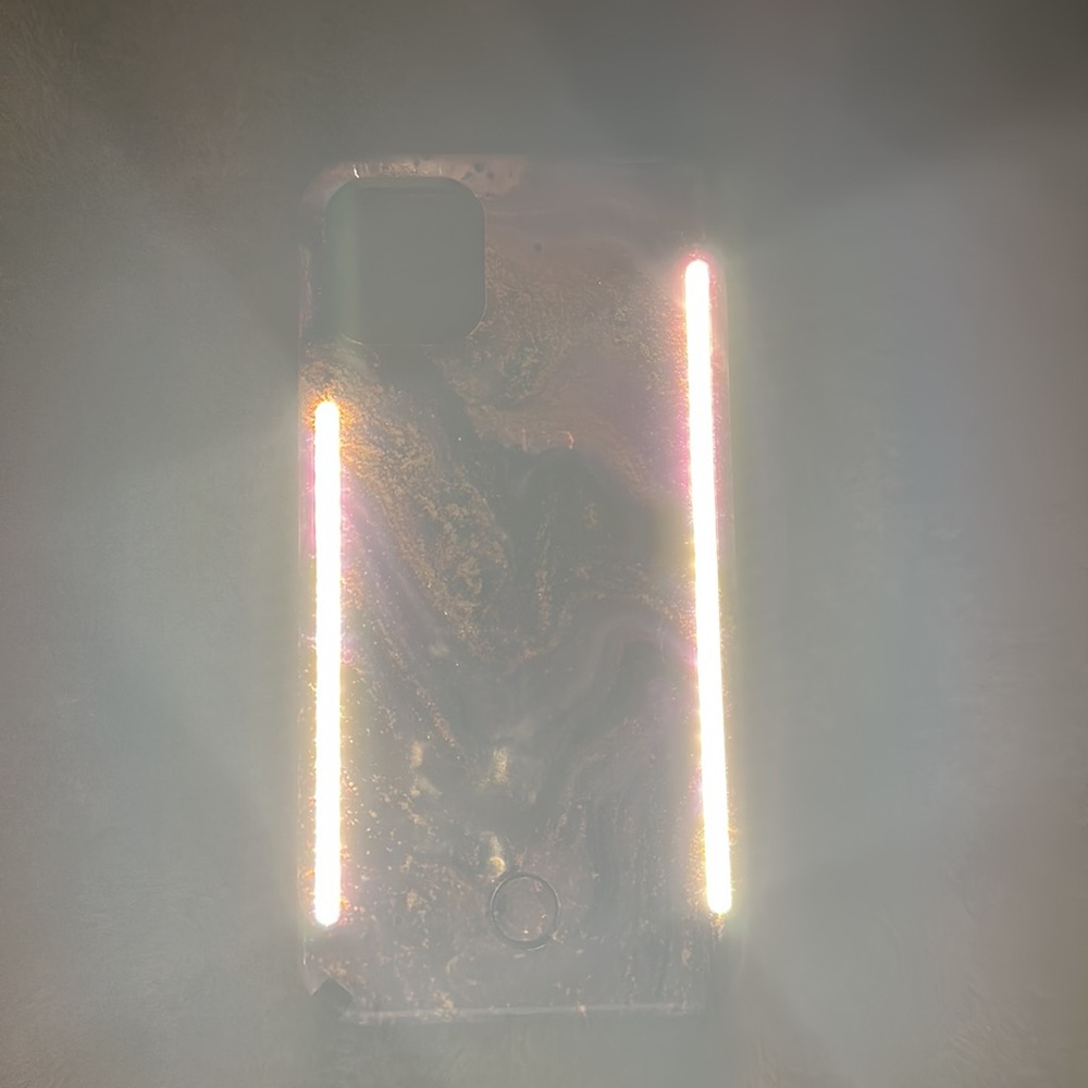 Lumee IPhone 11Pro Max Case - Picture 4 of 4